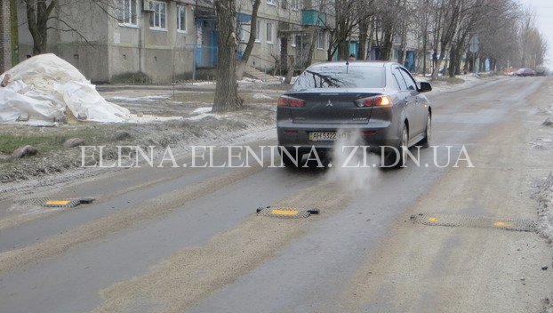 Вместе со снегом в Покровске ушли лежачие полицейские