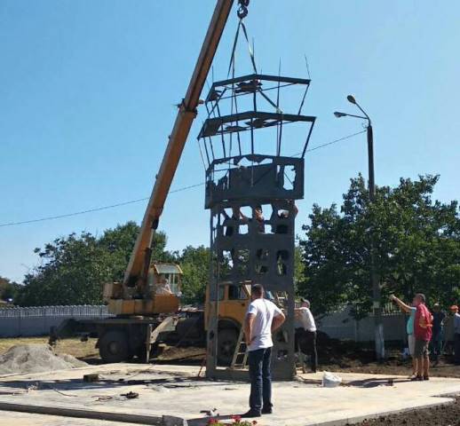 В Одесской области начали устанавливать памятник в виде донецкого аэропорта
