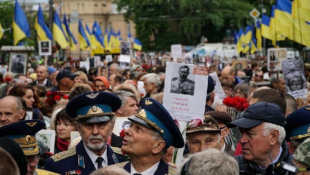 В Украине на акции 9 мая вышло примерно 500 тысяч человек 
