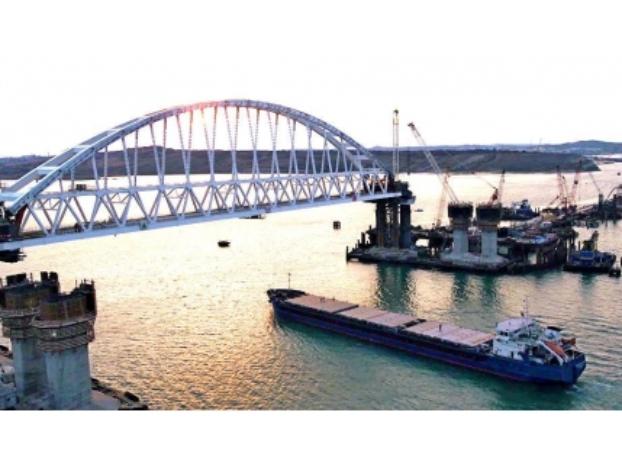 Из-за задержки судов в Керченском проливе судовладельцы перенапраляют сухогрузы в Одессу и Николаев