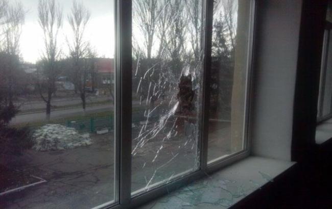 Пострадавшую от обстрела школу в Светлодарске уже начали восстанавливать – Жебривский
