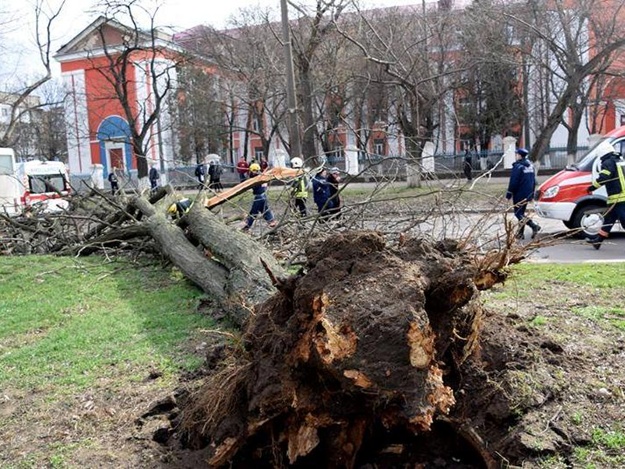 Ураган в Украине: двое погибших, четверо в больнице