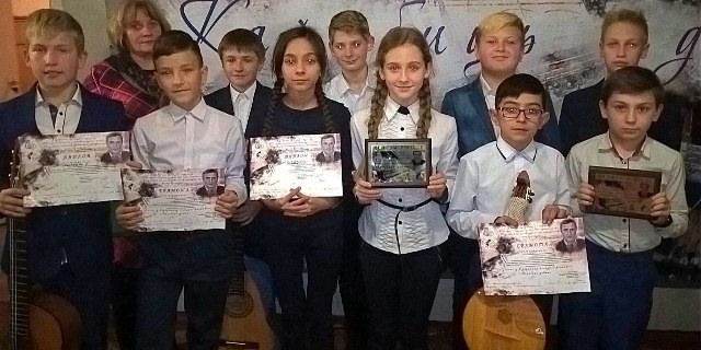 Воспитанники Мирноградской музыкальной школы отличились в двух конкурсах