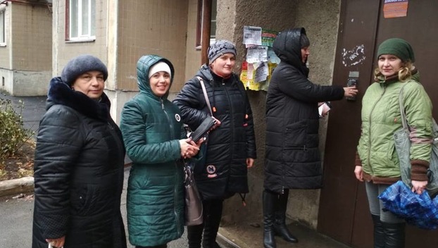 В Покровске проводятся адресные рейды к злостным неплательщикам за коммунальные услуги