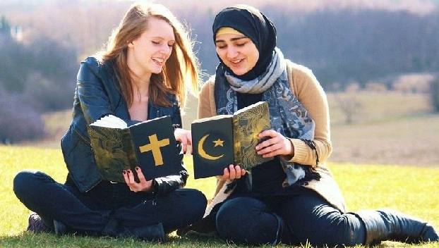 Австрийские мусульмане переходят в христианство 