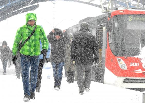 Снегопады, метели и сильный ветер: в Украине объявили штормовое предупреждение