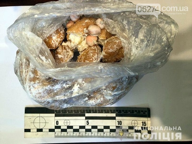 В Бахмуте полицейские нашли наркотики в пирожных
