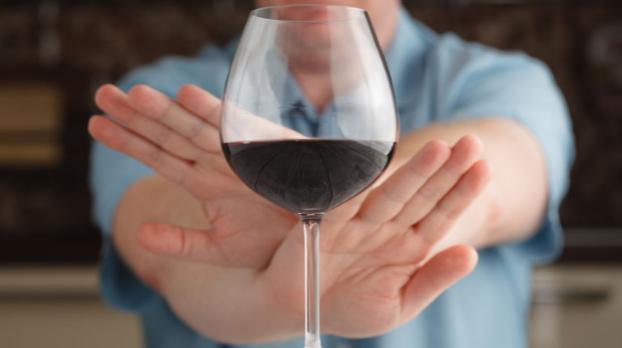Ученые выяснили, чем опасен отказ от алкоголя