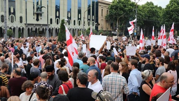В Грузии арестовано более 300 протестующих