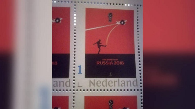 В Нидерландах напечатали почтовую марку с футболистом, сбивающим самолет МН17
