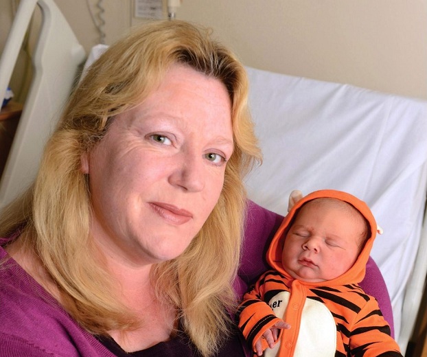 Жительница Великобритании стала матерью 15 суррогатных детей