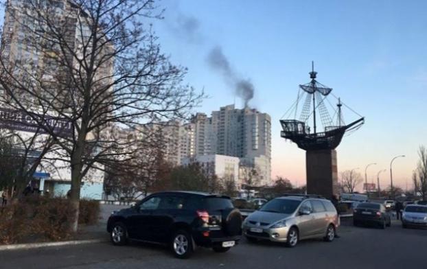 Из горящей 25-этажки в Киеве удалось спасти 15 человек