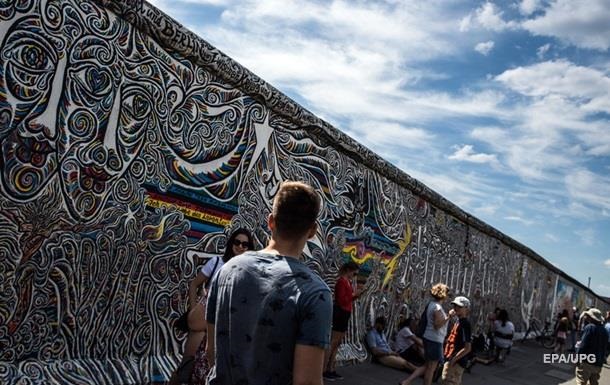 В Германии не разрешили строительство копии Берлинской стены