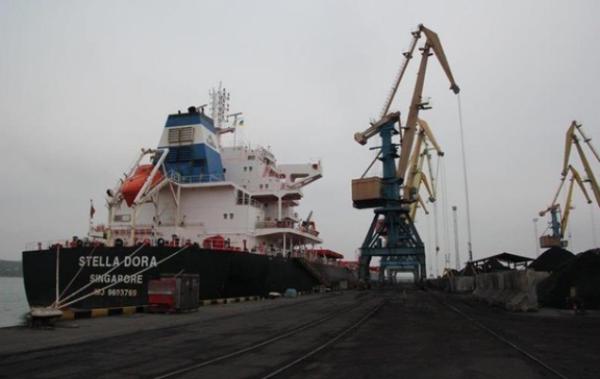 В Украину прибыло судно с углем для Криворожской ТЭС