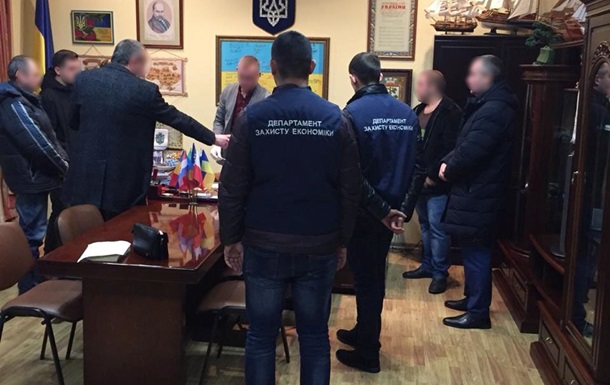 В Винницкой области на взятке задержали чиновника мэрии