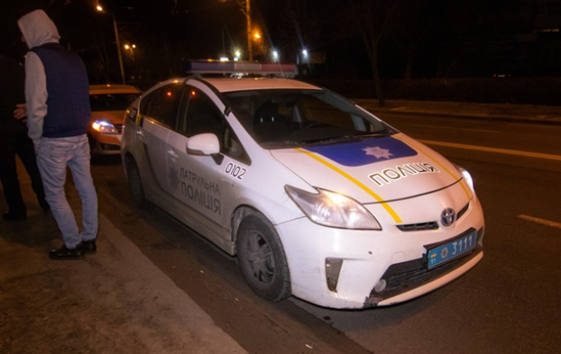 Ночью в Киеве водитель Kia сбил пешехода насмерть и сбежал 