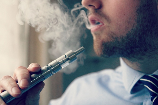 Людям, употребляющим электронные сигареты, грозят опухоли в полости рта – ученые