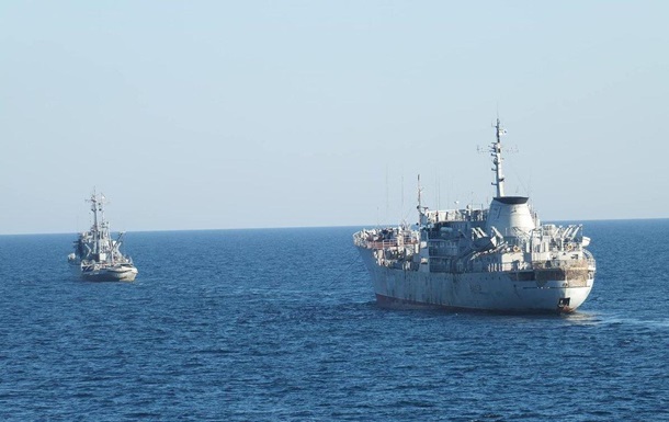 Украина направила два корабля ВМС в Азовское море