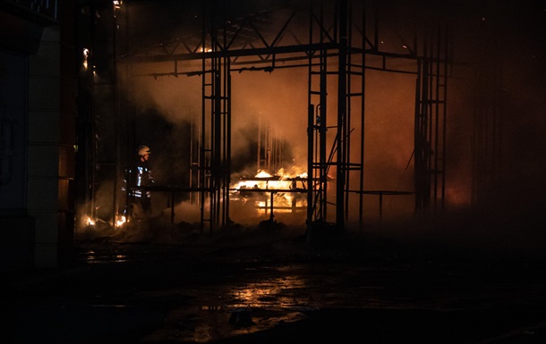 В Киеве на рынке сгорели магазин и кофейня