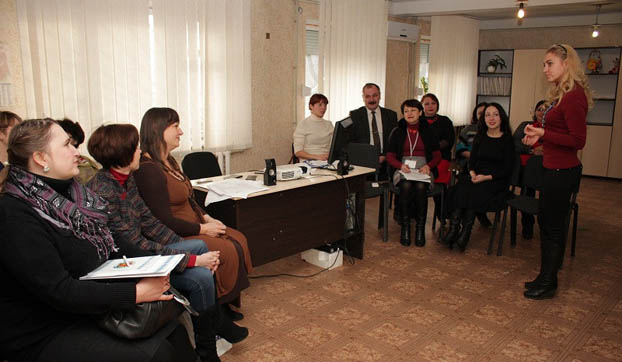 Сотрудники социальных служб делились опытом в Мирнограде