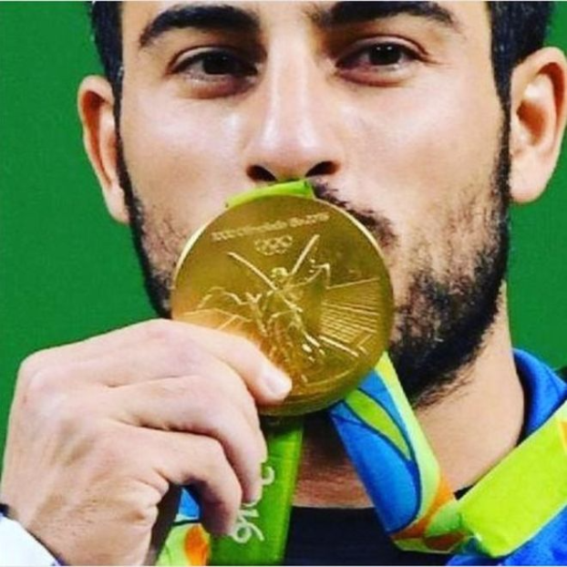 Олимпийский чемпион выставил свою золотую медаль на аукционе