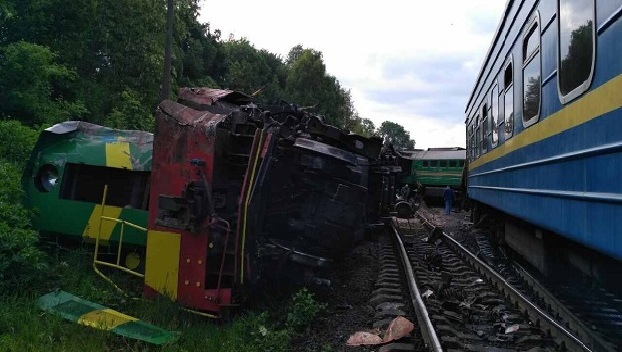 Столкновение поездов под Хмельницким. Есть пострадавшие