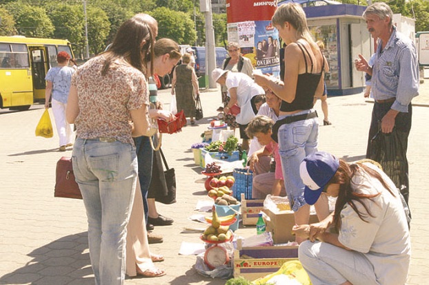 Мариуполь: жители мкр-на Черемушки встали на защиту предпринимателей