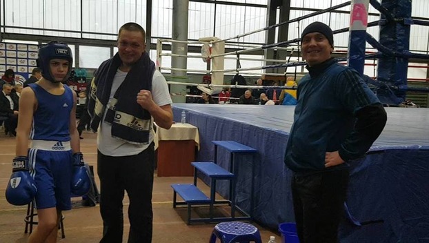 Юный боксер из Мирнограда стал бронзовым призером чемпионата по боксу