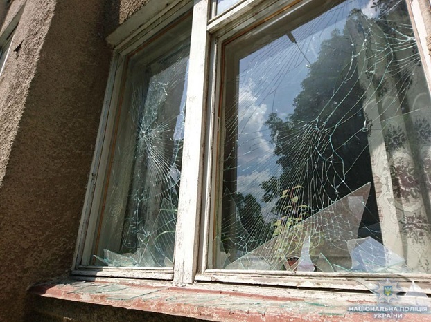 В Светлодарске во время обстрела снаряды попали в местную школу