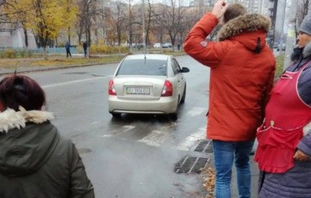 В Киеве на глазах у прохожих похитили женщину