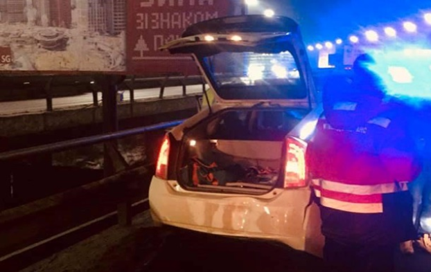 В Киеве нетрезвый чиновник совершил ДТП и травмировал патрульную