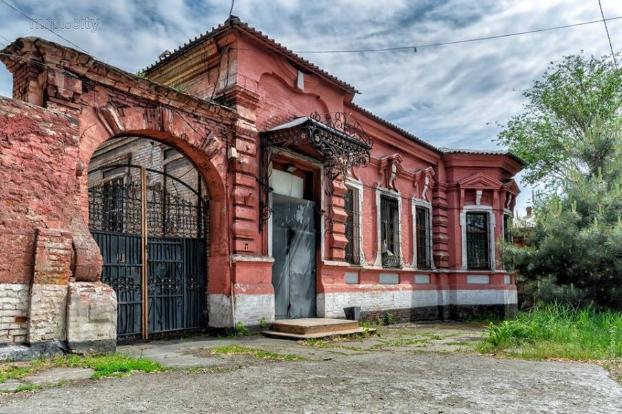 В Мариуполе создают фотоархив исторической архитектуры, которой грозит исчезновение