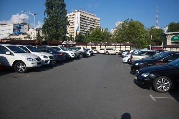 В Украине изменились правила парковки автомобилей