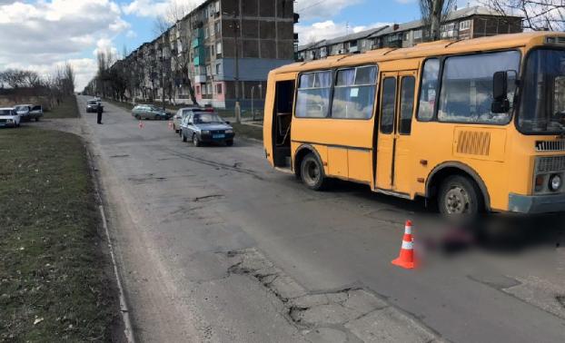 В Мирнограде под колесами автобуса погибла женщина
