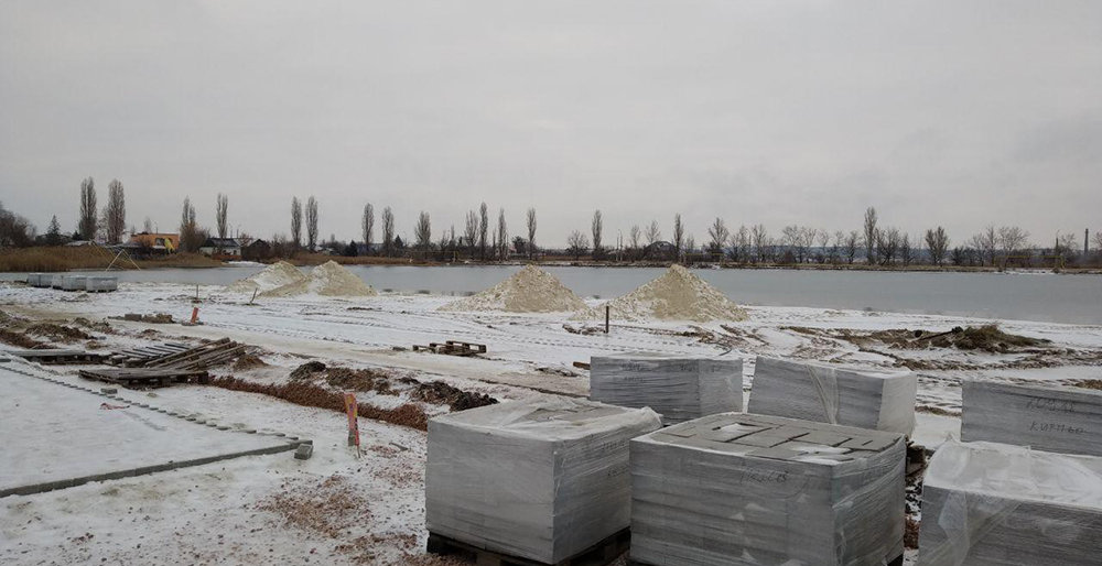 В Славянске благоустройство пляжа у озера Вейсовое планируют закончить до января