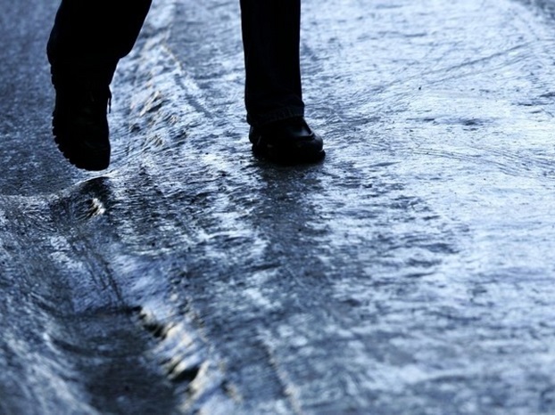 В Горловке мужчина умер после того, как поскользнулся на льду