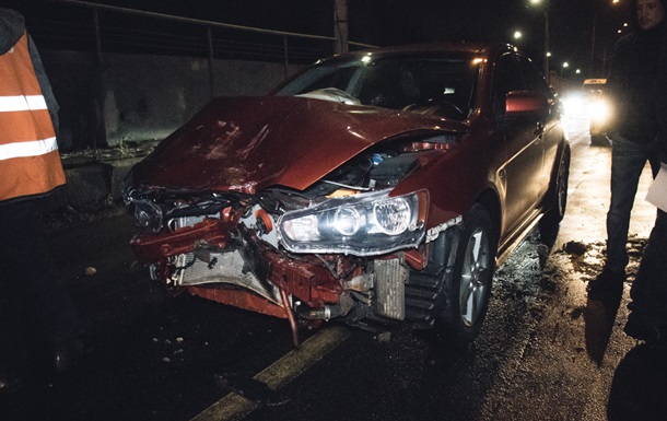 В Киеве авто с пьяным водителем врезалось в такси