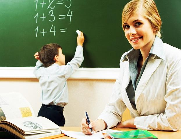 Зарплаты педагогов вырастут в среднем до 8 500 гривен