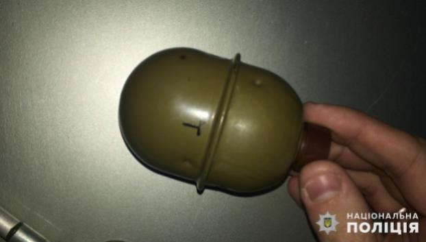 В Славянске у 19-летней девушки полиция изъяла гранату