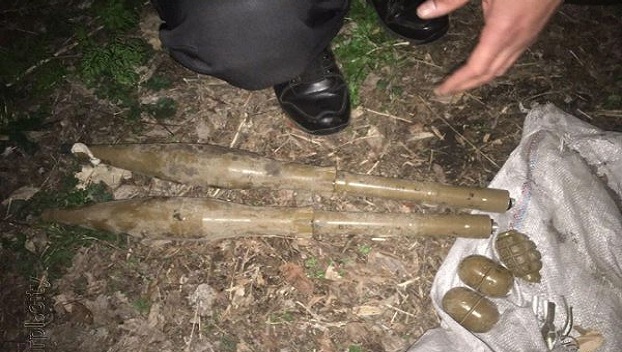 В Донецкой области возле трассы нашли гранатомет