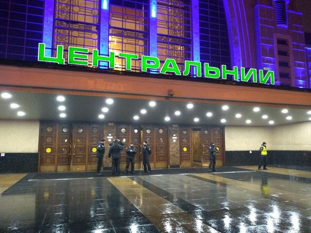 В Киеве неизвестный «заминировал» железнодорожный вокзал