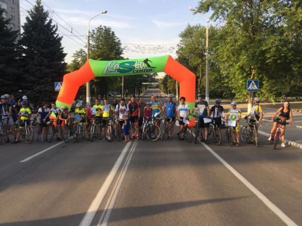 В Мариуполе стартовал чемпионат по велоспорту на шоссе