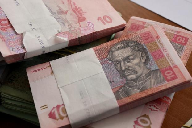 Средняя зарплата в Донецкой области – без двух гривень 10 тысяч