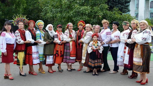 В Доброполье осень встретили в этническом стиле
