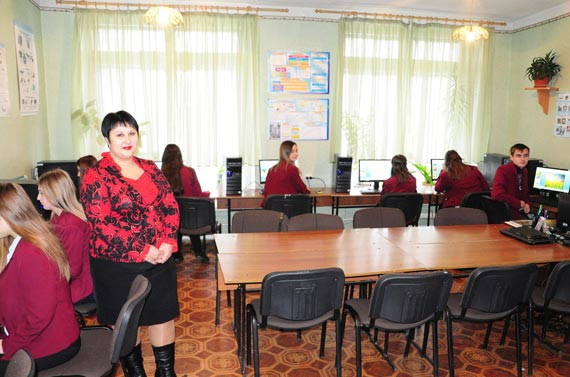 Славянские школьники после карантина сели за новые компьютеры