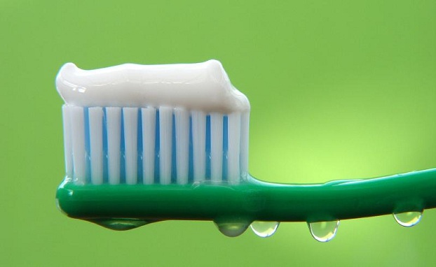 Врачи объяснили, почему зубная паста может нанести вред здоровью