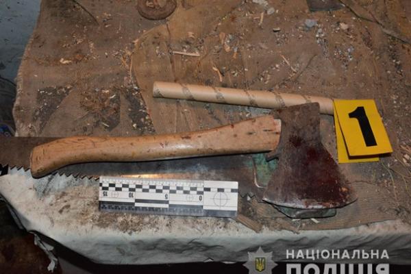 Житель Харьковской области зарубил вора в своем гараже