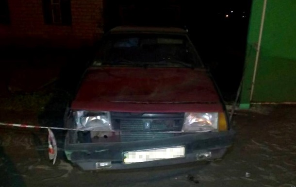 В Харьковской области водитель врезался в остановку: есть пострадавшие