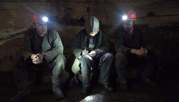 ЧП на Донбассе: Более 200 горняков оказались заблокированы под землей