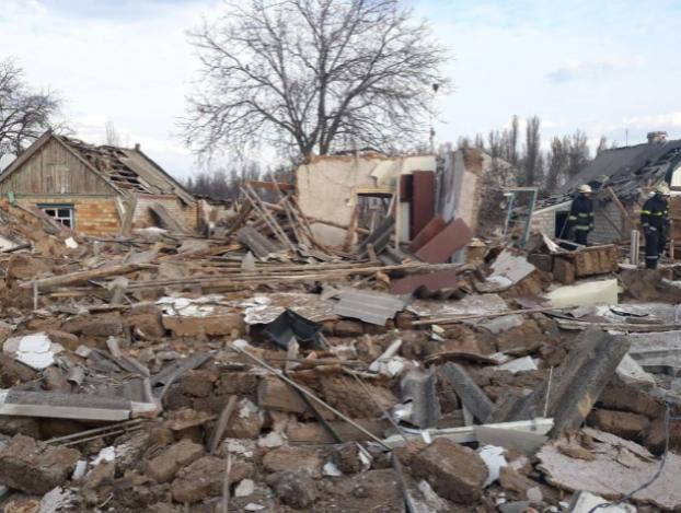На Днепропетровщине мощным взрывом разрушено несколько домов